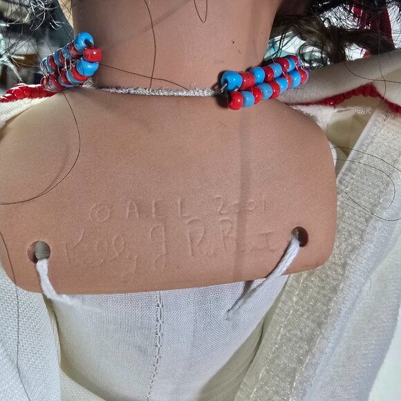 Praying Doll Native American Indian 2001 VTG Porcelain Kelly J RuBert Feathers - Picture 14 of 15